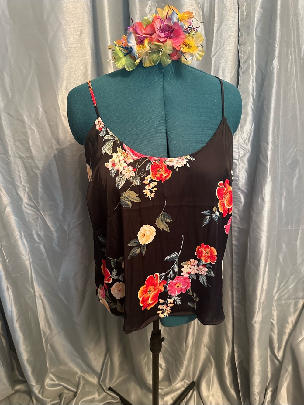 Old Navy Black satin Floral Spaghetti-Strap Camisole XL